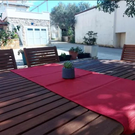 Ivana アパート *